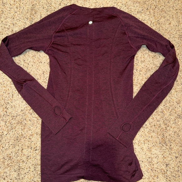 Lululemon run swiftly long sleeve raspberry plum color - Picture 3 of 3